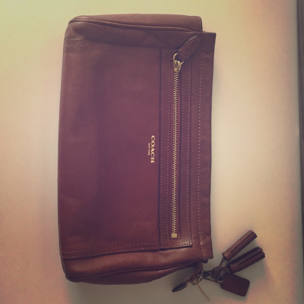 Coach clutch, good condition.